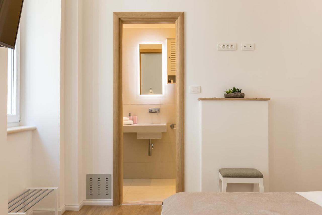 Maniva Old Town Luxury Rooms - Prime Spot By Riva Promenade Split Extérieur photo